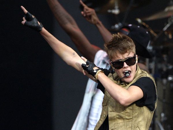 Aksi Justin Bieber di MTV World Stage 2012