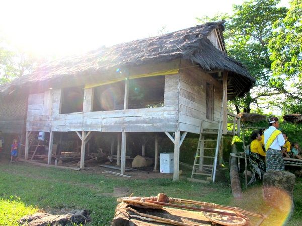 Wajah Cantik Serambi Desa Melo di Flores