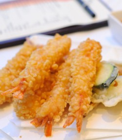 Ikuti Tips Ini untuk Membuat Tempura Udang Keriting dan Renyah! (2)