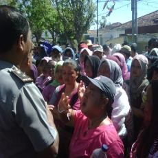Terkait Perusakan PT EML, Warga Desa Tanjung Demo Mapolres Sumenep