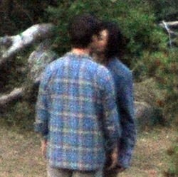 Tom Cruise Cium Olga Kurylenko