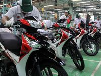 AHM Rilis Honda Supra X 125 Helm in PGM-FI