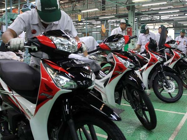 AHM Rilis Honda Supra X 125 Helm in PGM-FI