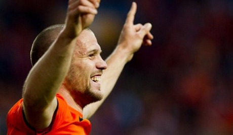 Aston Villa Dikabarkan Dekati Ron Vlaar