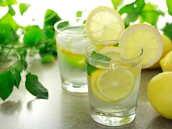 Sembelit? Minum Saja Air Jeruk Lemon!