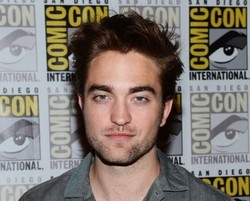 Syuting Film Twilight, Robert Pattinson Pakai Wig Frankenstein