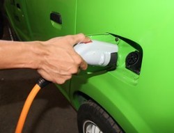 Dahlan Iskan Minta PLN Bikin 25 Tempat Ngecas Mobil Listrik