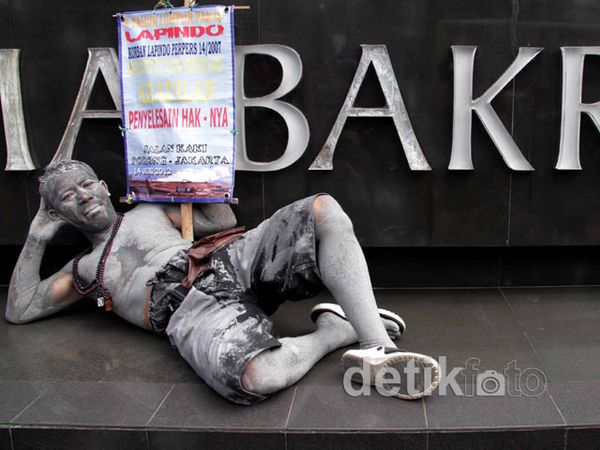 Korban Lapindo Nangkring di Wisma Bakrie