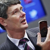 Lho, Bos BlackBerry Kok Pakai Galaxy S III?