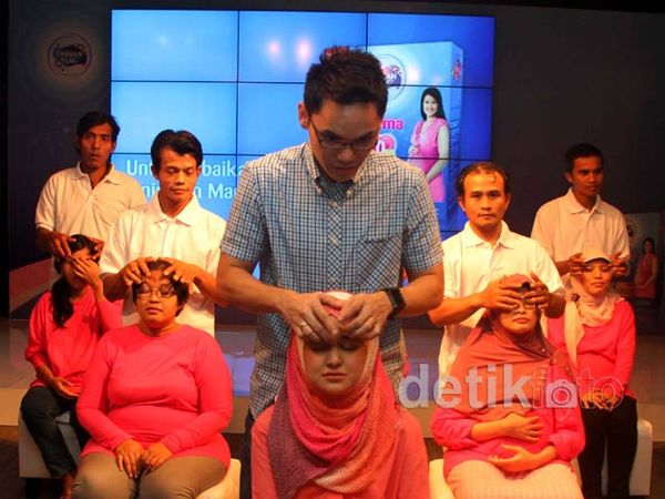 Pijatan Kasih Sayang Ben untuk Marshanda