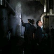 Tungku Pembakaran Meleleh, Kaca Panas Meluber