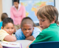 Tips Mempersiapkan Anak di Hari Pertama Sekolah