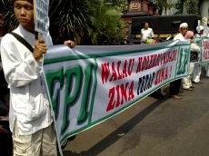 FPI Sumut Desak Warnet Blokir Situs Porno Selama Ramadan