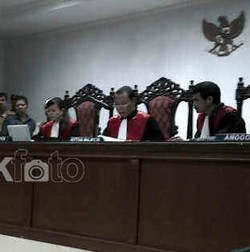 Mengintip Nasib Wakil Tuhan Sebagai Pejabat Negara