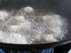 Istri Minta Cerai, Suami Coba Masukkan Kepalanya ke Minyak Panas