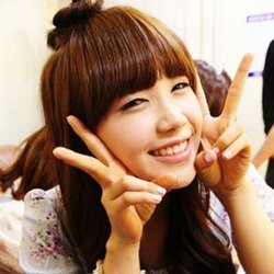 Berlogat Busan, Eunji A Pink Tak Pede Akting