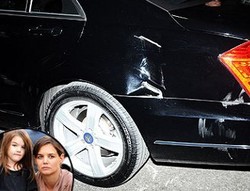 Aduh, Naik Mercy Katie Holmes dan Suri Ketabrak 2 Kali