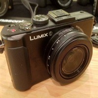 Lensa f/1.4 Jadi Jagoan Panasonic Lumix LX7