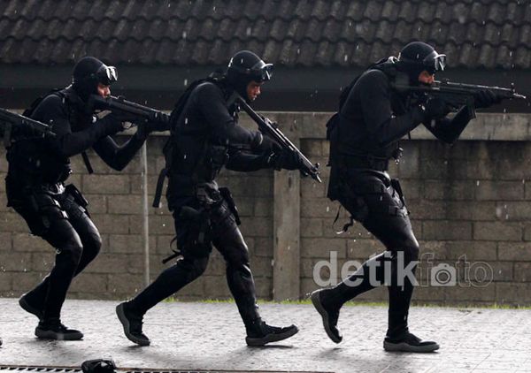 Atraksi Militer Sambut Panglima Tertinggi Thailand