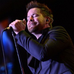 Sean & Regina Jadi Pembuka Konser David Cook