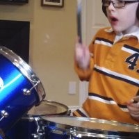 Bocah 7 Tahun Jago Ngedrum Guncang YouTube