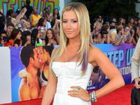 Ashley Tisdale Makin Hot