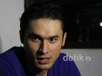 Ekspresi Serius Indra Brugman