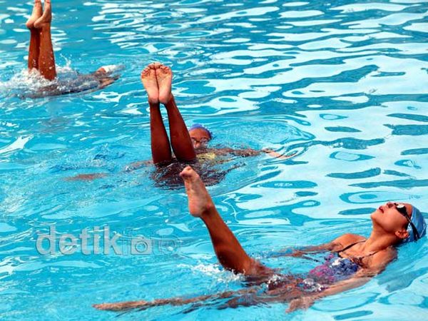 Atlet Renang Indah DKI Jakarta Bersiap Hadapi PON