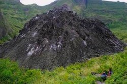 Perebutan Wilayah Gunung Kelud Makin Panas
