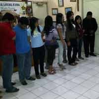 Anggota TNI AL yang Berkeliaran di Tempat Hiburan Malam Jadi Target