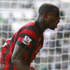 Ada Micah Richards dalam Daftar Belanja Madrid