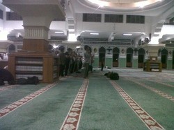 Salat Tarawih Mulai Digelar di Masjid Al Azhar & Al Isra Tanjung Duren