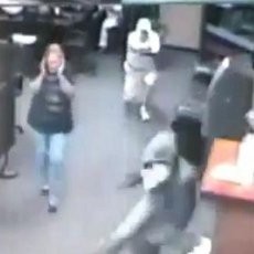 Dua Pemuda Berniat Merampok, Eh... Malah Ditembak Kakek-kakek!