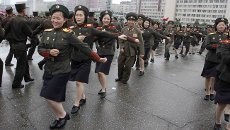 Ketika Tentara Korut Menari-nari & Bernyanyi Riang