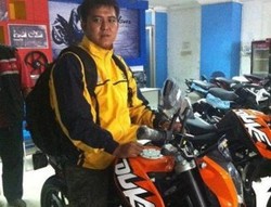 KTM Duke 200 Sudah Muncul di Diler Bajaj