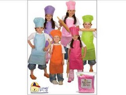 Celemek Sekali Pakai Untuk Si Chef Cilik