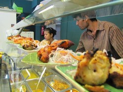 Nyam! Ini Dia Cara Makan Enak di Singapura