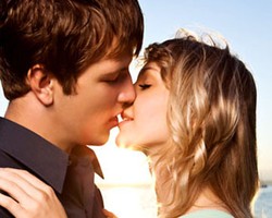 6 Cara Foreplay yang Disukai Pria