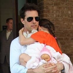 Dikunjungi Tom Cruise, Suri Keliling New York Naik Helikopter