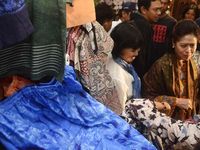 Istri Foke Pulang Kampung