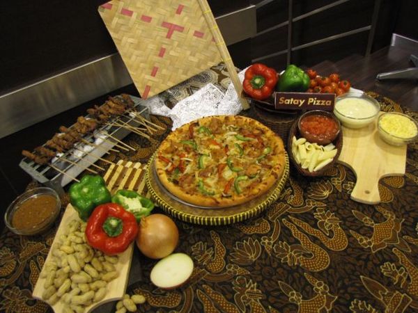 Menu Baru Dominos Pizza: Satay Pizza!