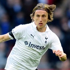 Spurs Masih Tunggu Tawaran yang Tepat untuk Modric