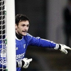 Lyon Yakin Pertahankan Lloris