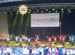 Pentaskan Tortor & Saman, Siswi SMP Labschool Juara Tari di Polandia