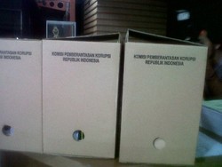 17 Jam Geledah Kemenpora, KPK Sita 12 Kotak Kardus Dokumen & 1 Printer