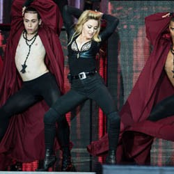 Madonna Tampil Enerjik di London