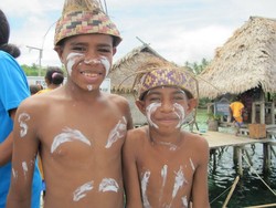 Senyum Manis dari Raja Ampat