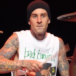 Travis Barker Tak Mau Lagi Sentuh Rokok & Ganja
