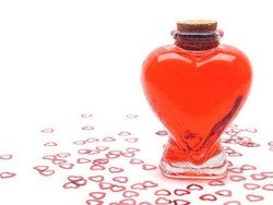 Nama Strauss Kahn Diabadikan Jadi Merk Minuman Afrodisiak