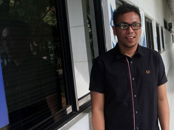 Sammy Simorangkir Hitam-hitam